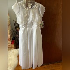 🆕White flower girl 2-Piece dress in size 8. NWT